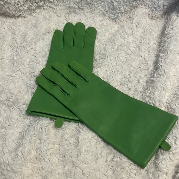 🎉 Stylish, vintage, soft, green, leather gloves! - Picture 1 of 4